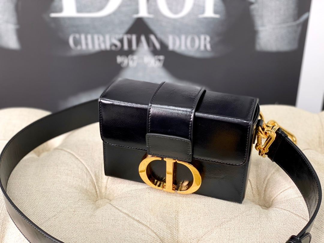Luxury DiorMONTAIGNE 19 HANDBAG IN BLACK CALFSKIN