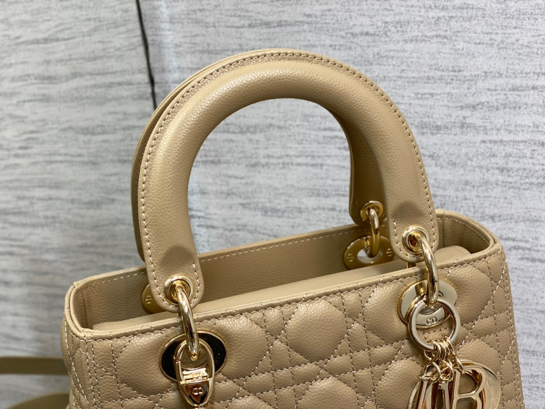 Luxury Diormedium lady 24 ecru calfskin ghw