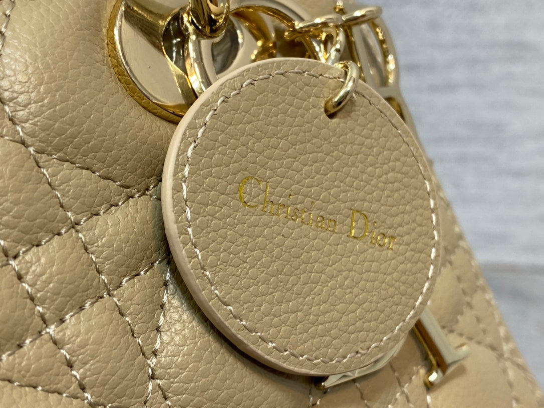 Luxury Diormedium lady 24 ecru calfskin ghw