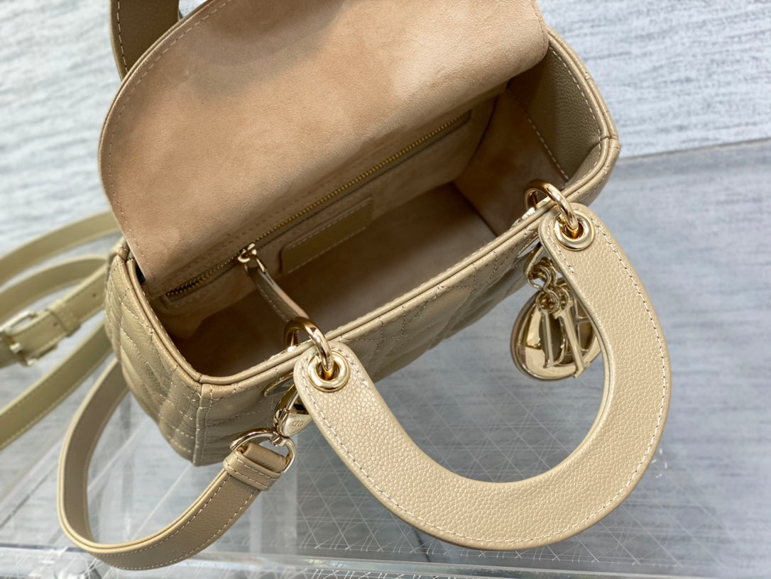Luxury Diorsmall lady 20 ecru calfksin ghw