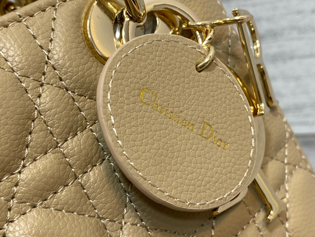 Luxury Diorsmall lady 20 ecru calfksin ghw