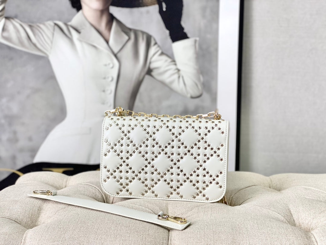 Luxury DiorLIMITED BAG 21 IN WHITE LAMBSKIN