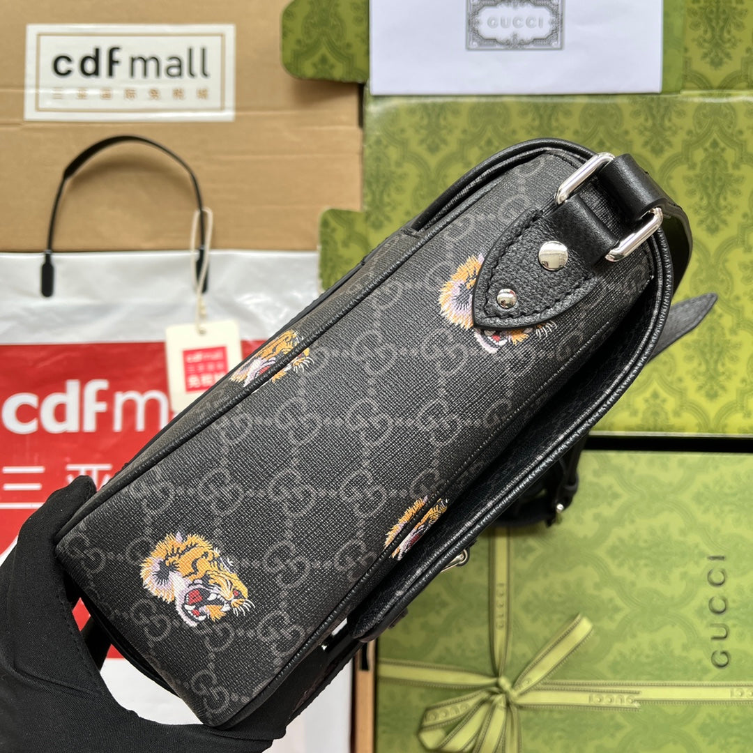 Luxury Gucci TIGER PRINT MESSENGER BAG 28 IN BLACK CANVAS AND LEATHER TRIM