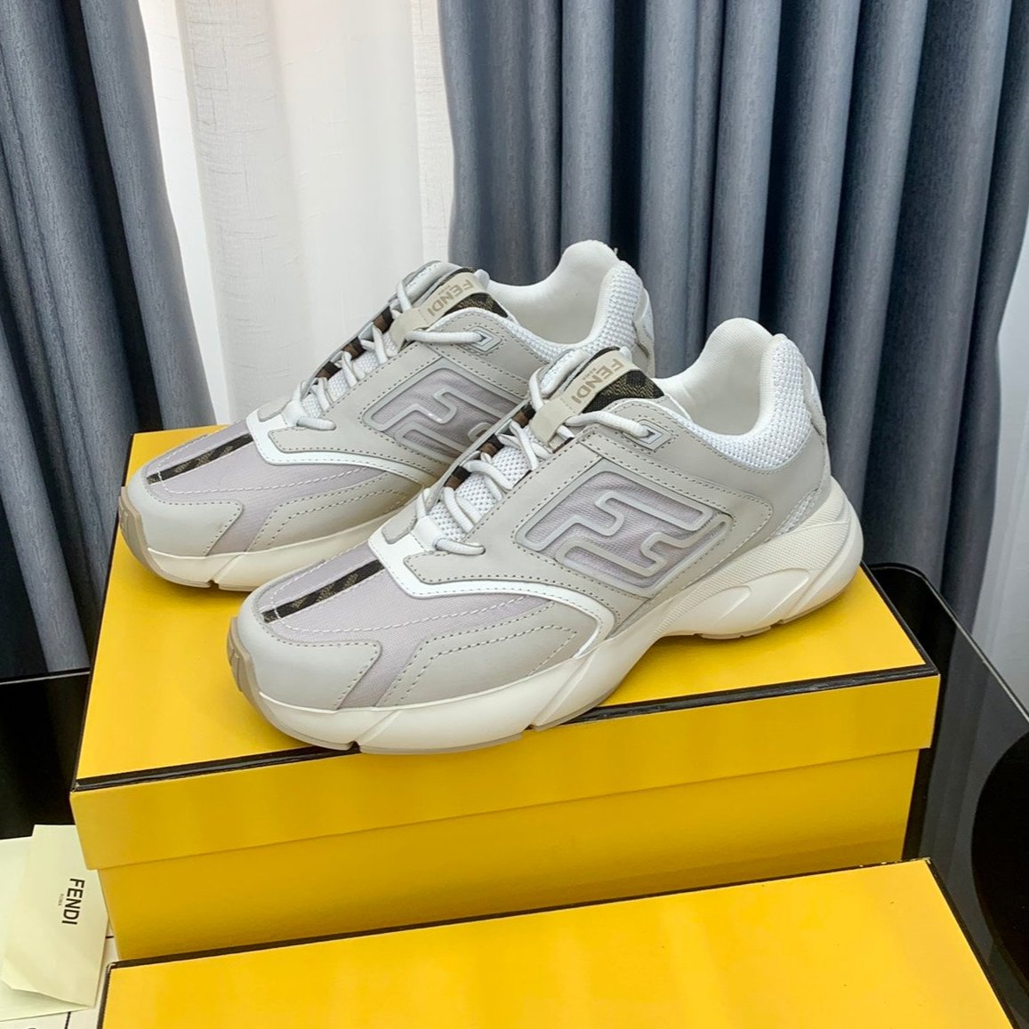 Luxury FendiLuxury FendiFASTER TRAINER IN GREY CALFSKIN AND SUEDE