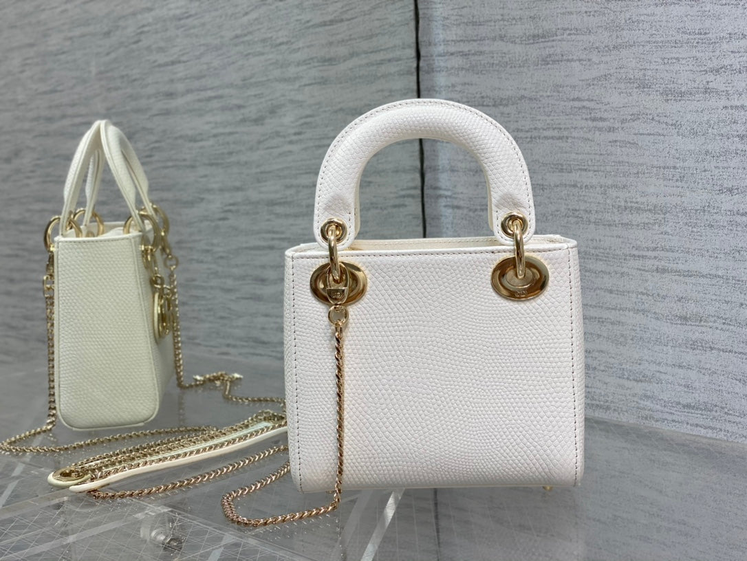 Luxury DiorMINI LADY 17 BAG IN WHITE EMBOSSED LAMBSKIN WITH GOLDEN CLASP