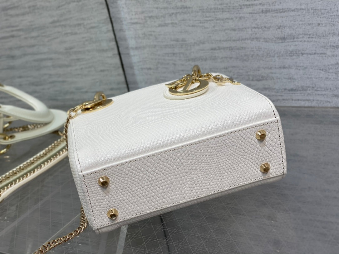 Luxury DiorMINI LADY 17 BAG IN WHITE EMBOSSED LAMBSKIN WITH GOLDEN CLASP