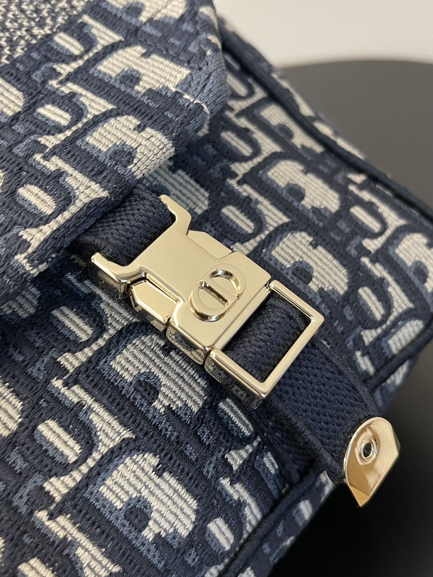 Luxury DiorMEDIUM 28  DIORCAMP BAG IN BLUE OBLIQUE EMBROIDERY
