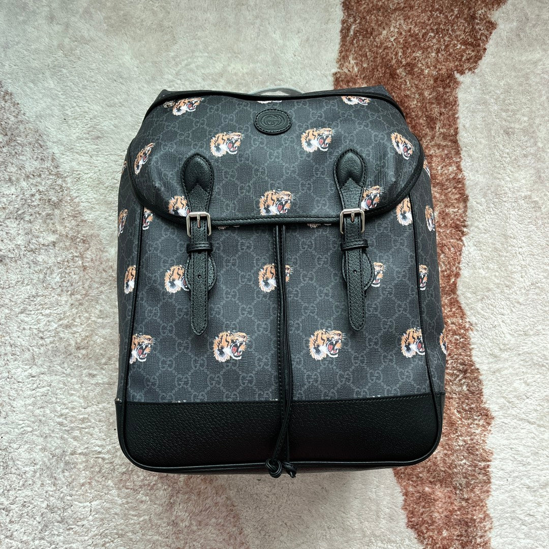 Luxury Gucci TIGER PRINT MEDIUM BACKPACK 43 IN BLACK CANVAS AND LEATHER TRIM