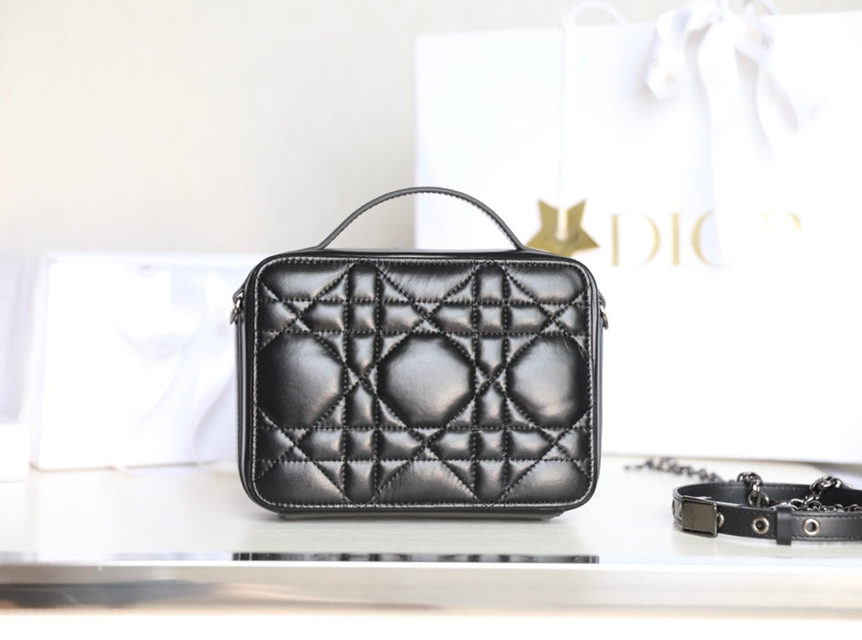 Luxury DiorCARO BOX BAG 19 IN BLACK CALFSKIN