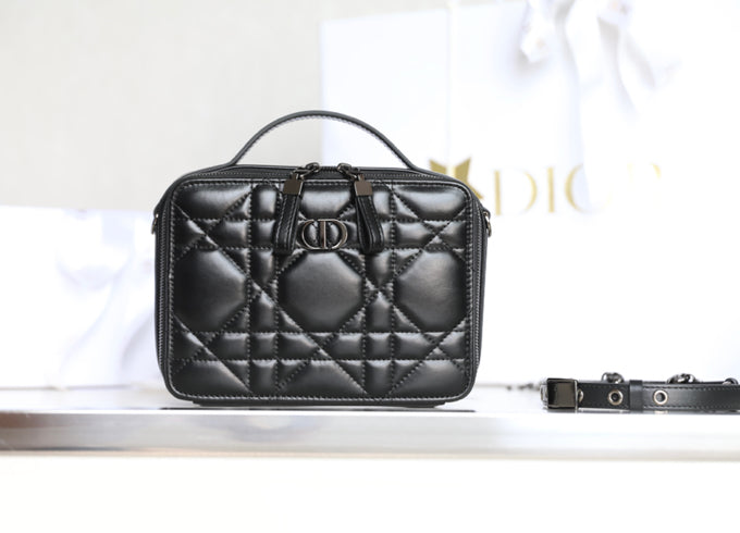 Luxury DiorCARO BOX BAG 19 IN BLACK CALFSKIN