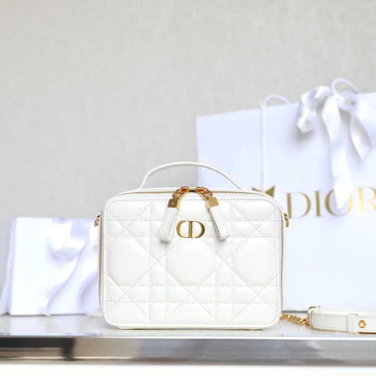 Luxury DiorCARO BOX BAG 19 IN WHITE CALFSKIN