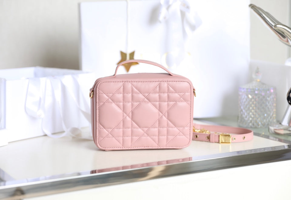 Luxury DiorCARO BOX BAG 19 IN LIGHT PINK CALFSKIN