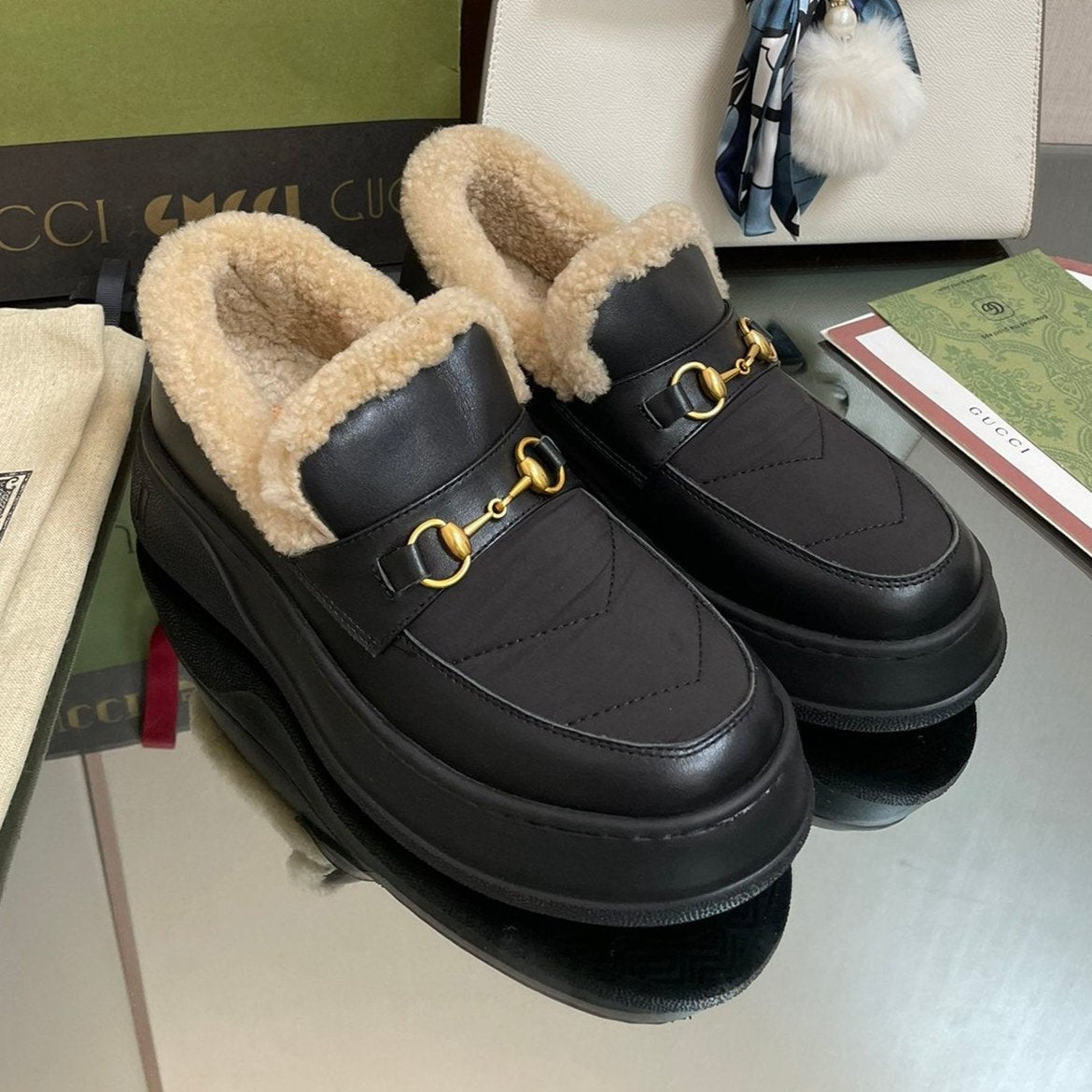 Luxury Gucci GG LOAFER IN BLACK CALFSKIN WITH BEIGE WOOL LINING