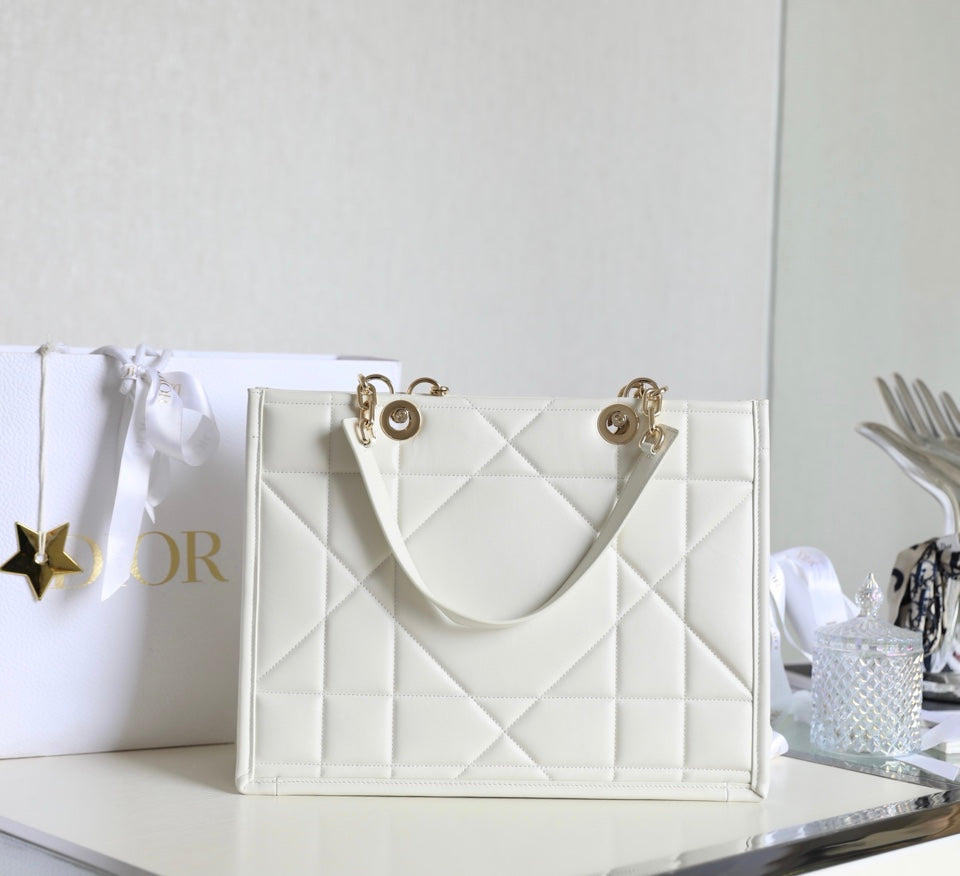 Luxury DiorMEDIUM TOTE BOOK 26 BAG IN WHITE CALFSKIN