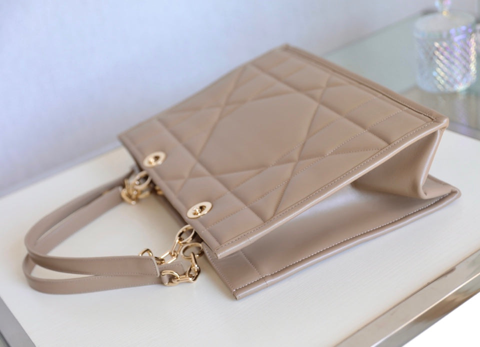 Luxury DiorMEDIUM TOTE BOOK 26 BAG IN BEIGE CREAM CALFSKIN