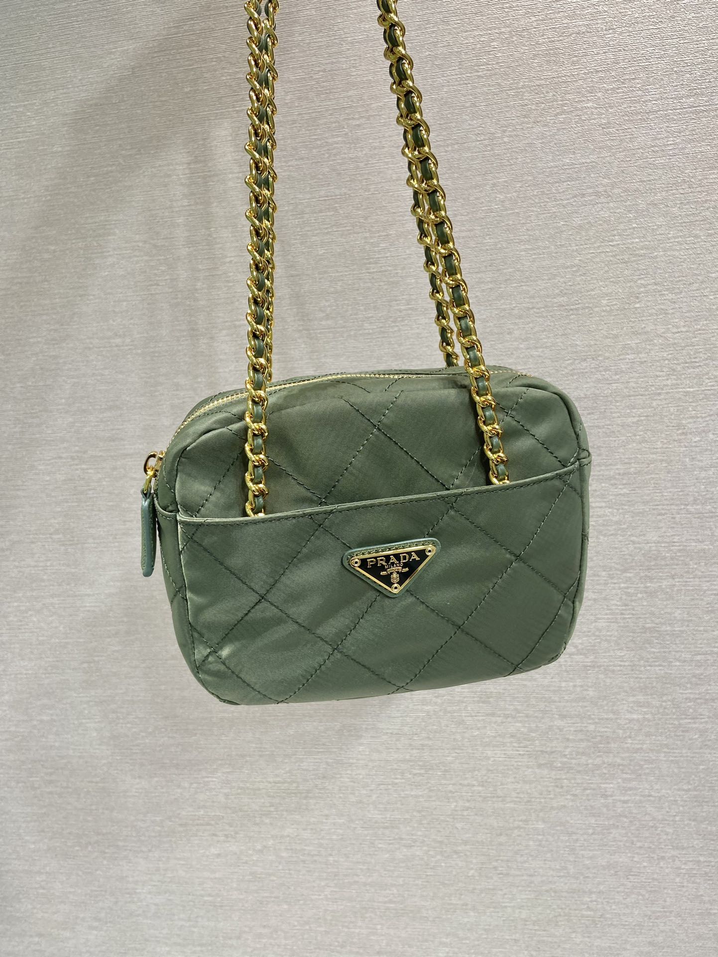 Luxury PradaQUILTED HOBO BAG 19 IN PICKLE GREEN HANDMADE NYLON GOLD HARDWARE