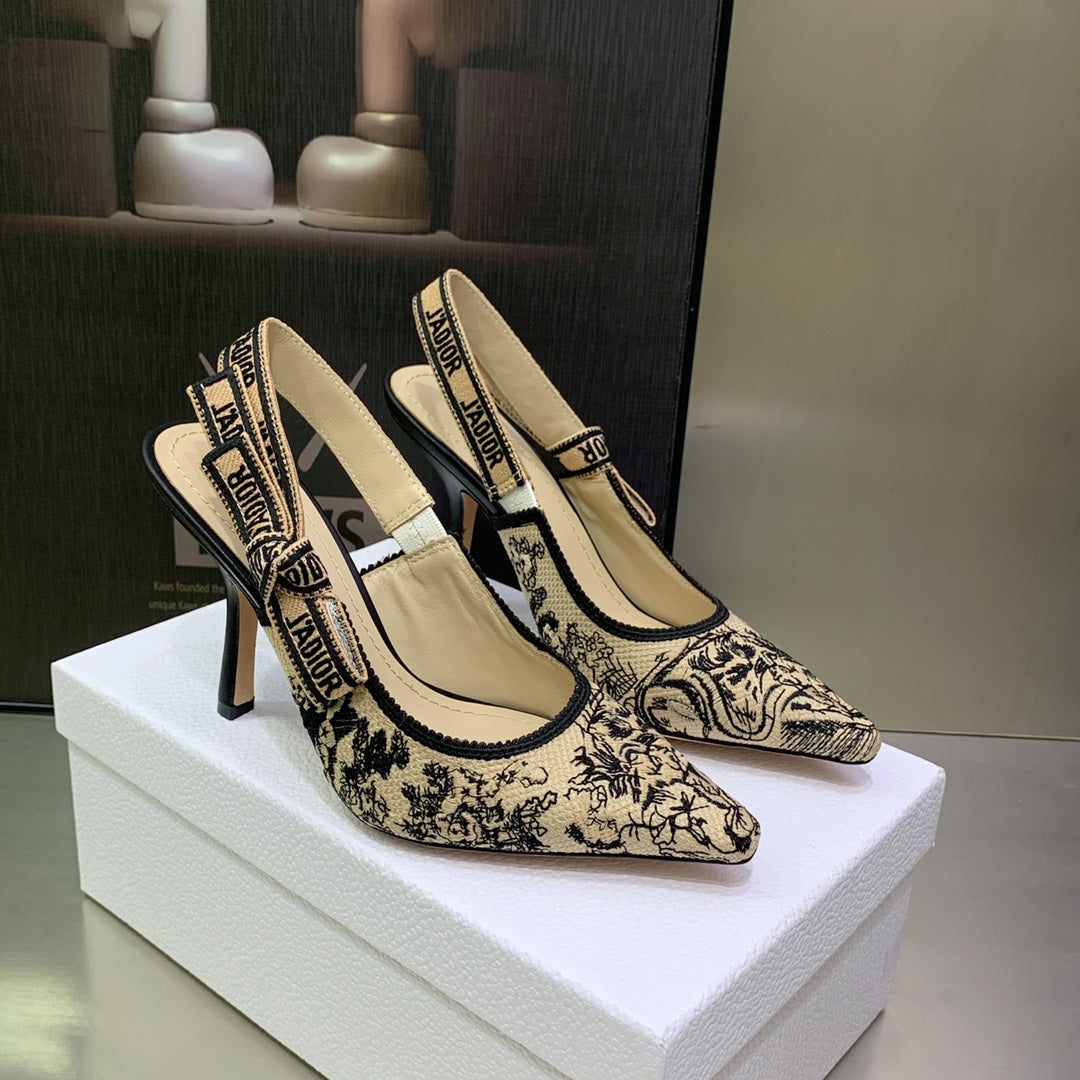 Luxury DiorJA Luxury DiorSlingback Pump 95 Black Embroidered Cotton with Gold-Tone Metallic Thread