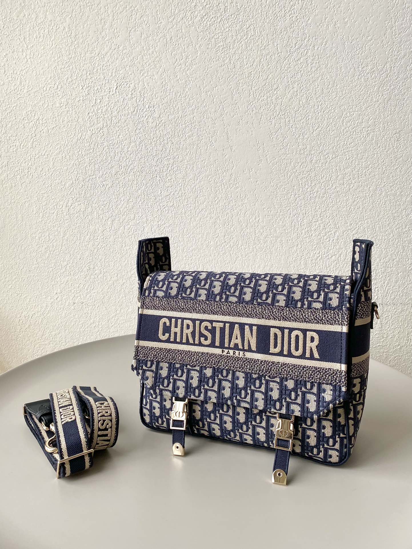 Luxury DiorMEDIUM  DIORCAMP BAG 28 OBLIQUE BLUE EMBROIDERY