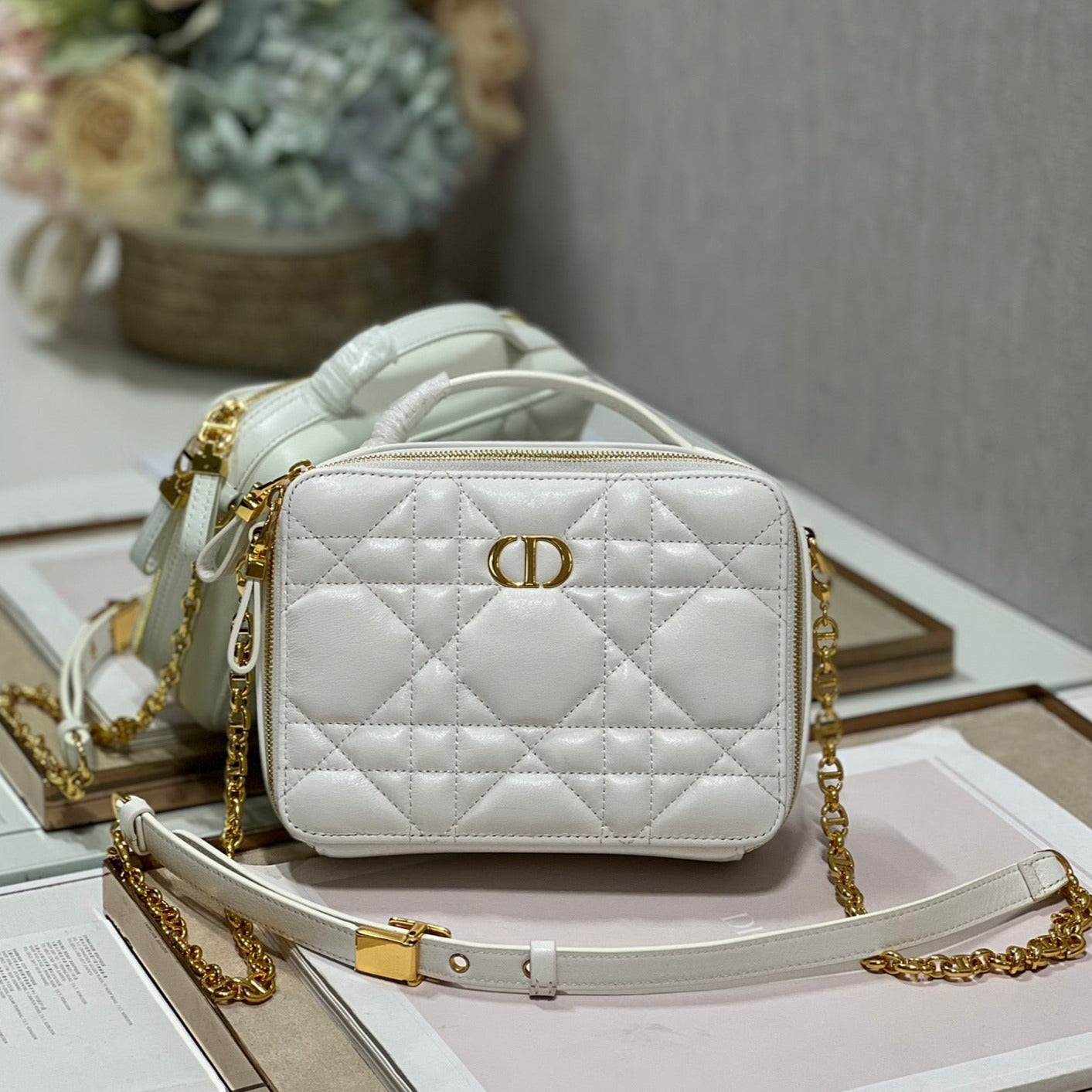 Luxury Diorcaro box 18 white calfskin