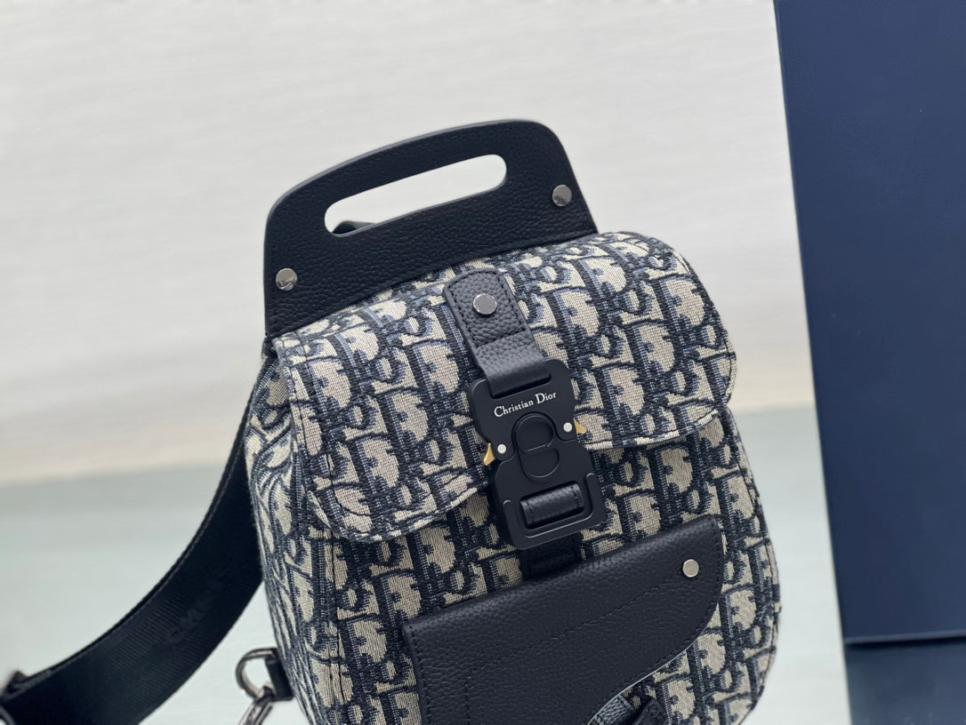 Luxury DiorGALLOP SLING BAG 27 IN BEIGE MIX BLACK OBLIQUE JACQUARD AND CALFSKIN