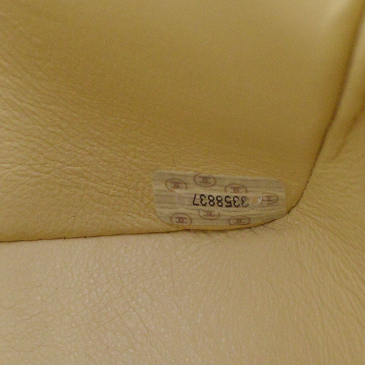 CHANEL 1994-1996 Diana Flap Medium Ivory Caviar 54876