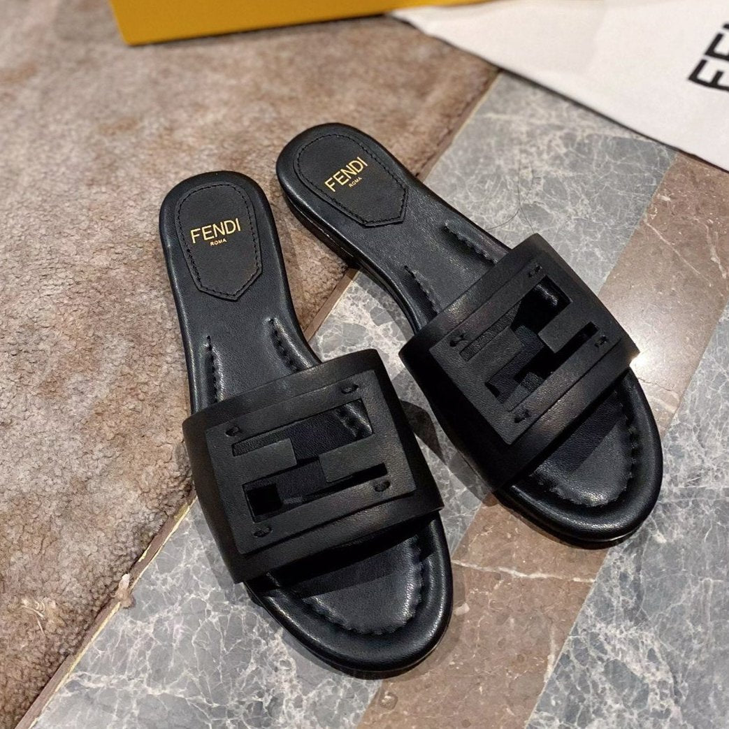 Luxury FendiLuxury FendiBAGUETTE SLIDES IN BLACK LAMBSKIN