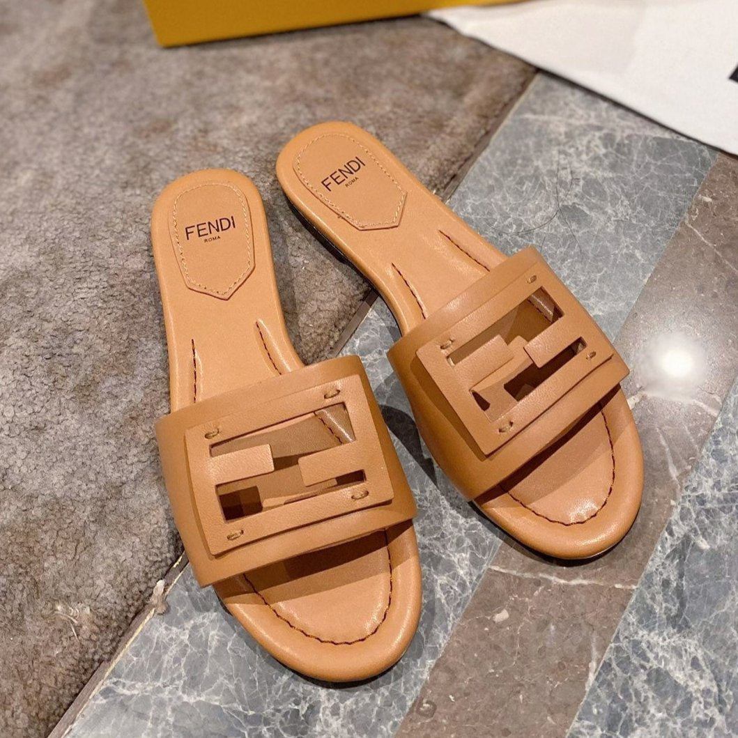 Luxury FendiLuxury FendiBAGUETTE SLIDES IN  COPPER BROWN LAMBSKIN