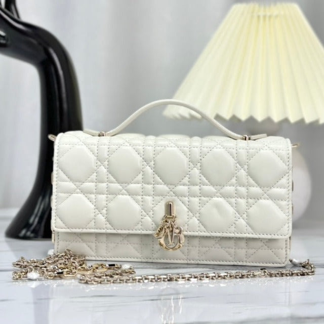 Luxury DiorLADY 21 CHAIN BAG IN WHITE LAMBSKIN