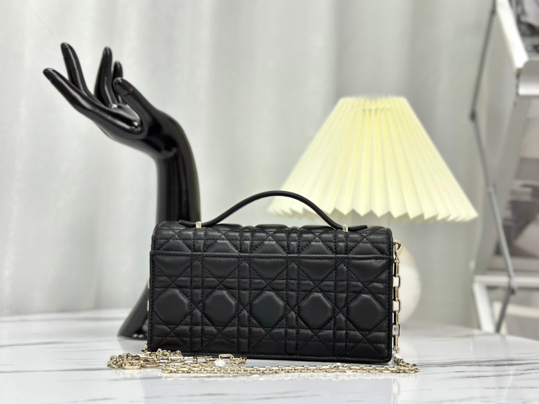 Luxury DiorLADY CHAIN BAG 21 IN BLACK LAMBSKIN