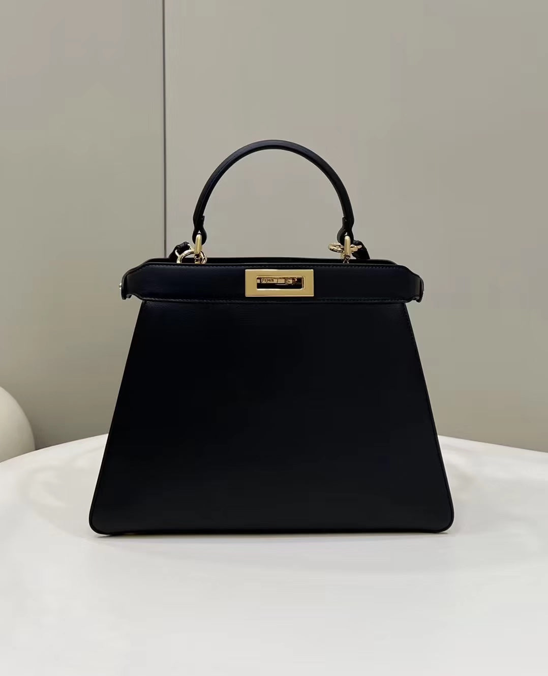 Luxury FendiLuxury FendiPEEKABOO 33 BAG IN BLACK CALFSKIN WITH STRAP GOLD HARDWARE