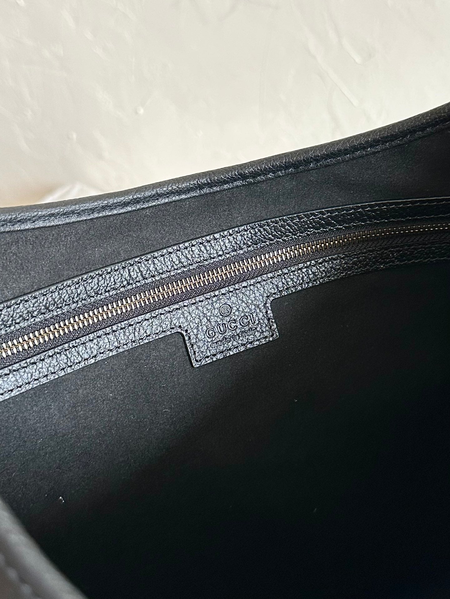 Luxury Gucci APHRODITE MEDIUM 39 SHOULDER BAG IN BLACK CALFSKIN