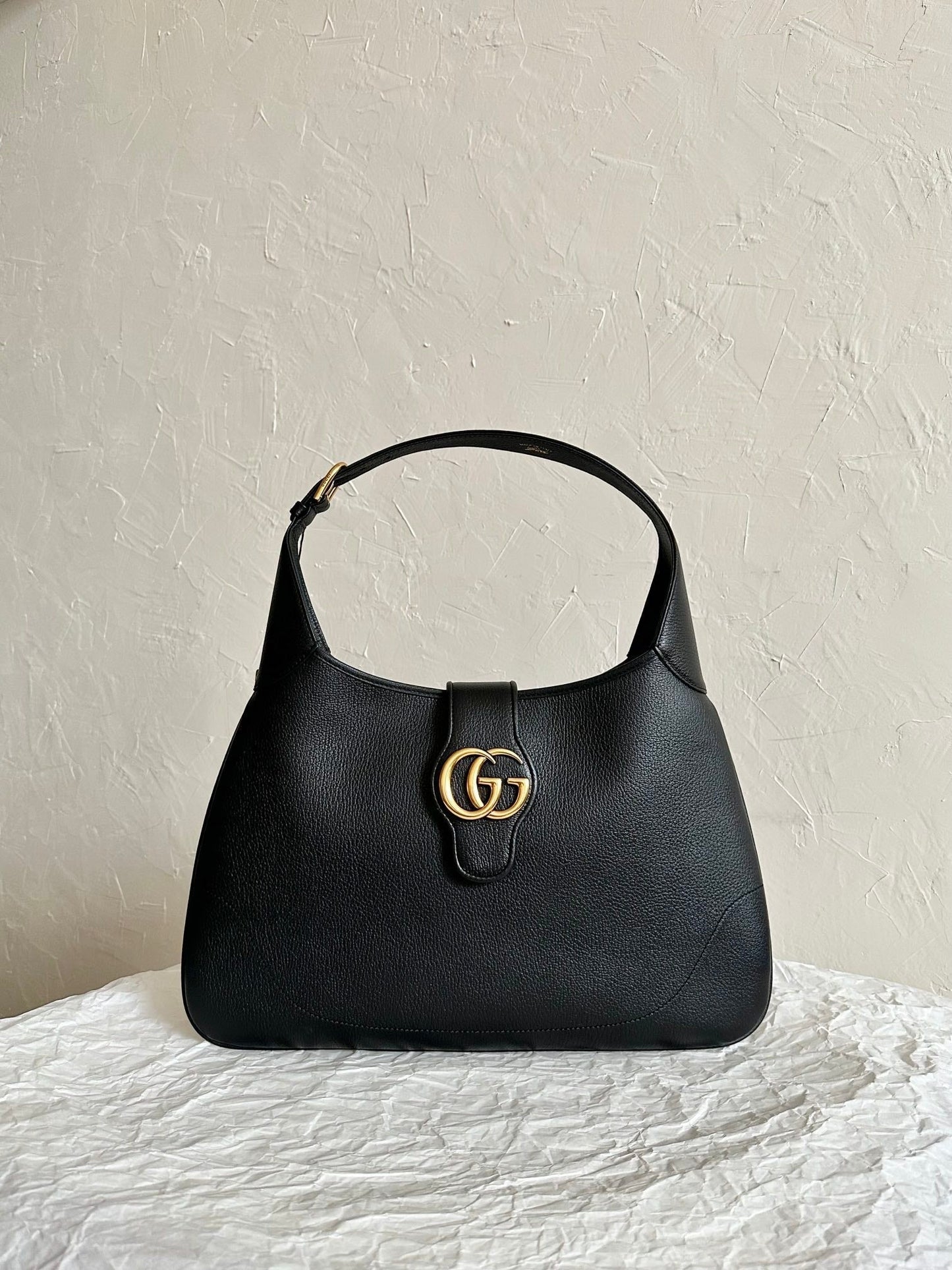 Luxury Gucci APHRODITE MEDIUM 39 SHOULDER BAG IN BLACK CALFSKIN
