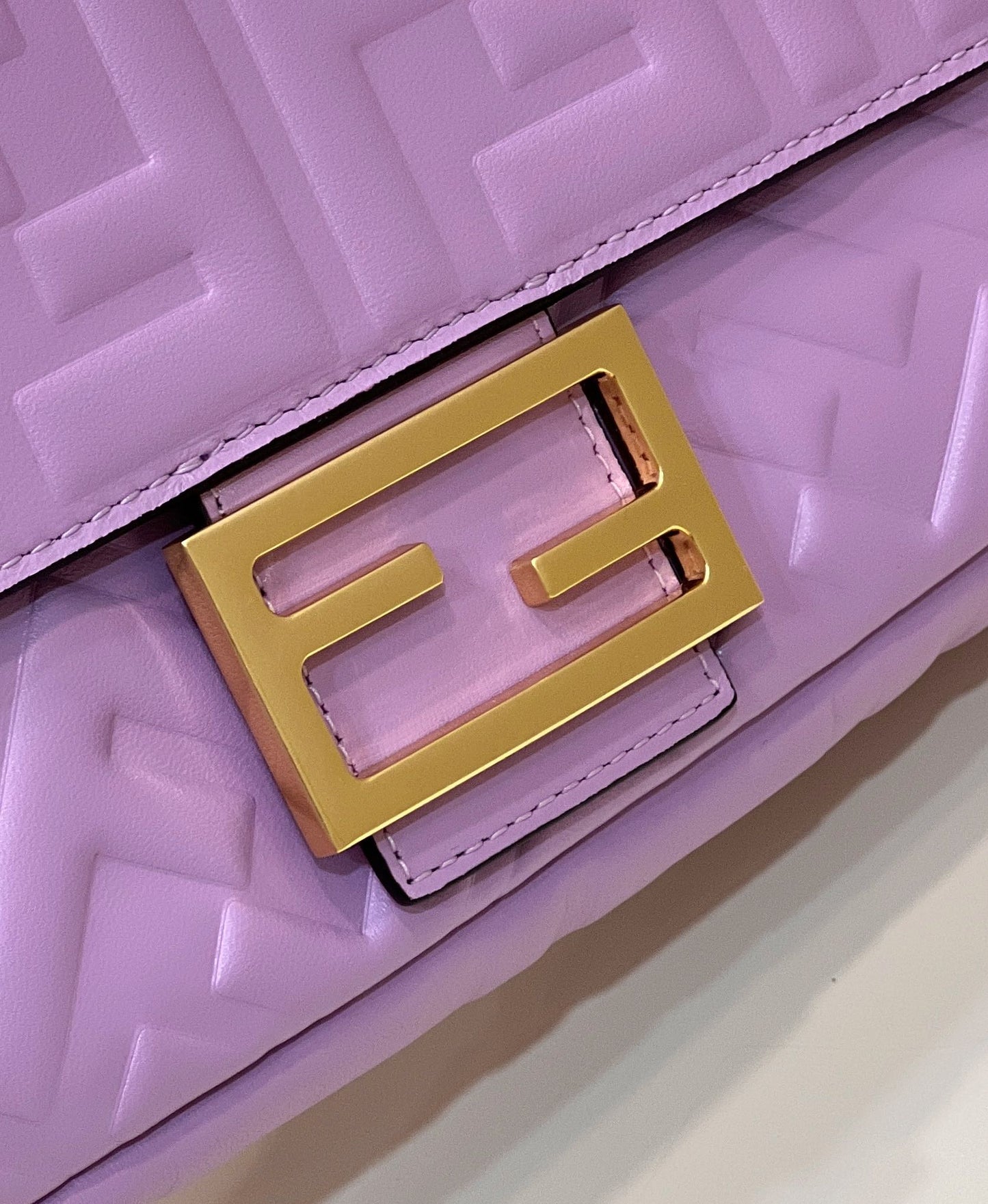 Luxury FendiBAGUETTE WITH FF MOTIF 27 IN MAUVE PURPLE SOFT LAMBSKIN GOLD HARDWARE