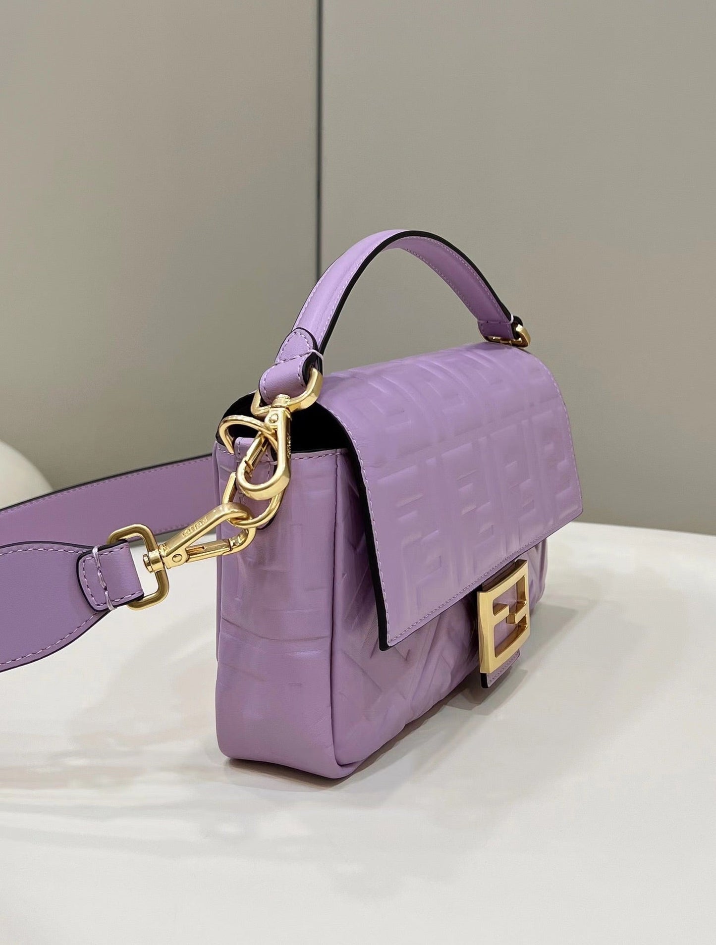 Luxury FendiBAGUETTE WITH FF MOTIF 27 IN MAUVE PURPLE SOFT LAMBSKIN GOLD HARDWARE