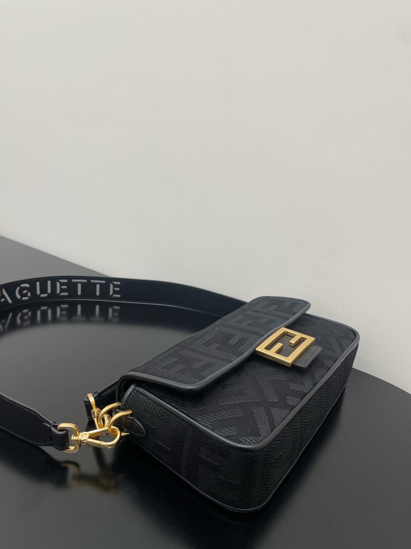 Luxury FendiLuxury Fendi26 BAGUETTE BLACK NAPPA LEATHER BAG WITH GOLD HARDWARE