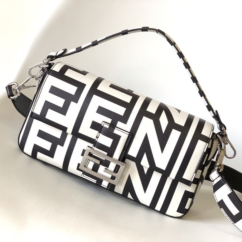 Luxury FendiFend Roma & Marc Jacobs 27 Bag Black White Leather Shw
