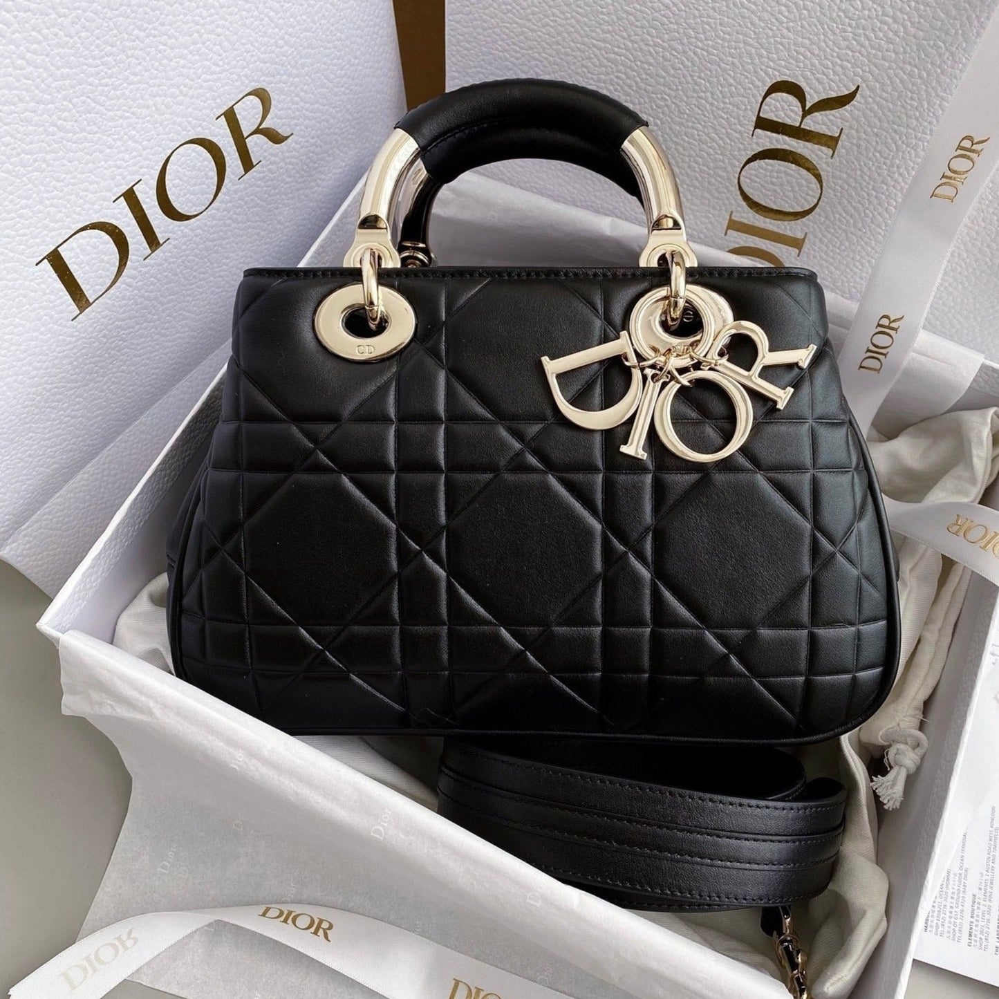 Luxury DiorLADY 25 HANDBAG IN BLACK CALFSKIN