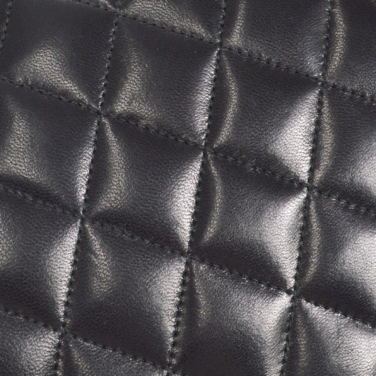 CHANEL★ 2000-2001 CC Turnlock Half Flap Medium Black Lambskin 56817