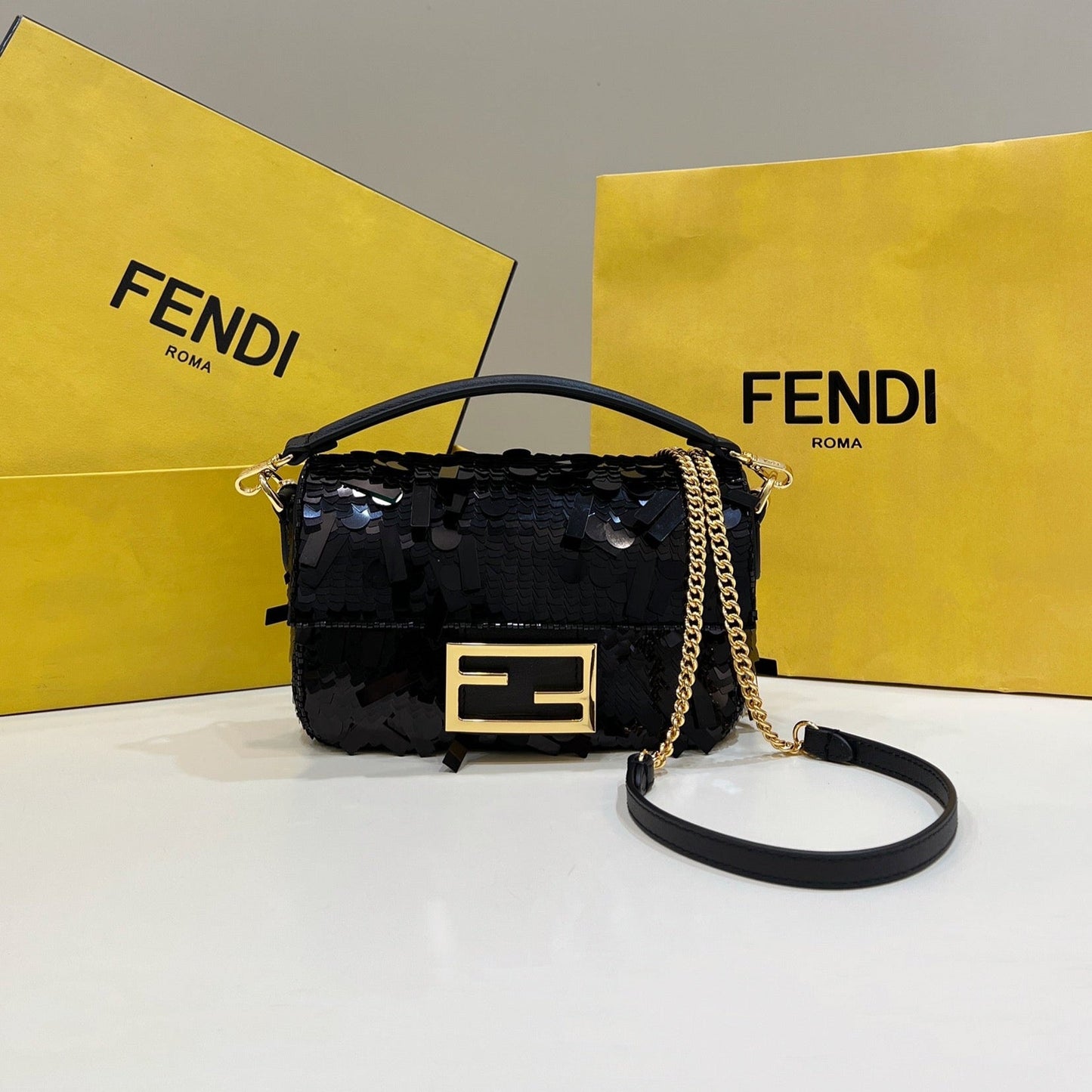 Luxury FendiBAGUETTE MINI 19 IN BLACK SEQUINS GOLD HARDWARE