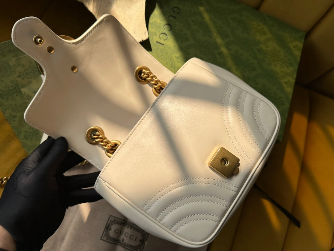 Luxury Gucci GG MARMONT MINI 18 HANDBAG IN WHITE CALFSKIN