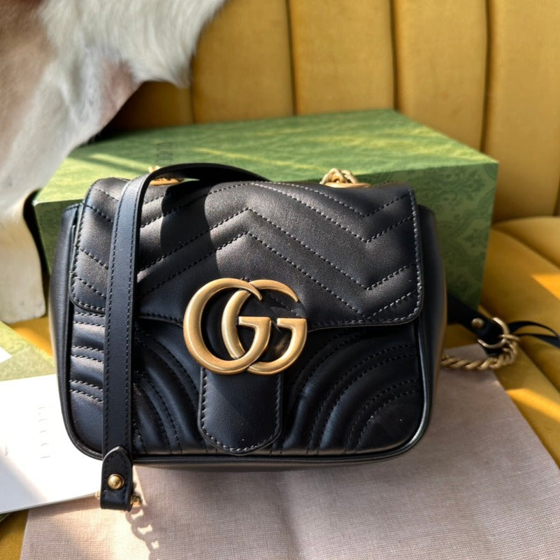 Luxury Gucci GG MARMONT MINI 18 HANDBAG IN BLACK CALFSKIN