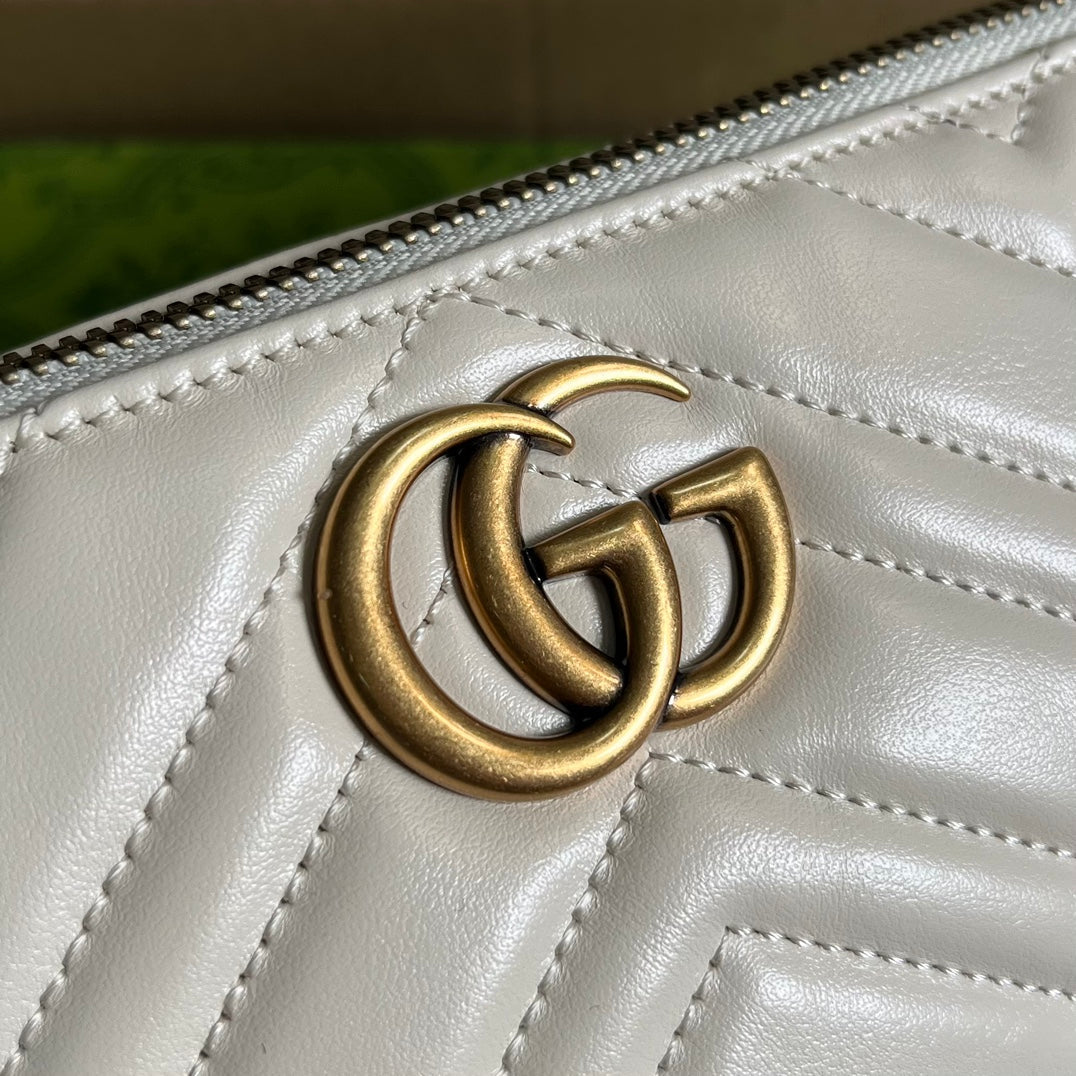 Luxury Gucci GG MARMONT SMALL 23 HANDBAG IN WHITE CALFSKIN WITH GOLDEN LOGO