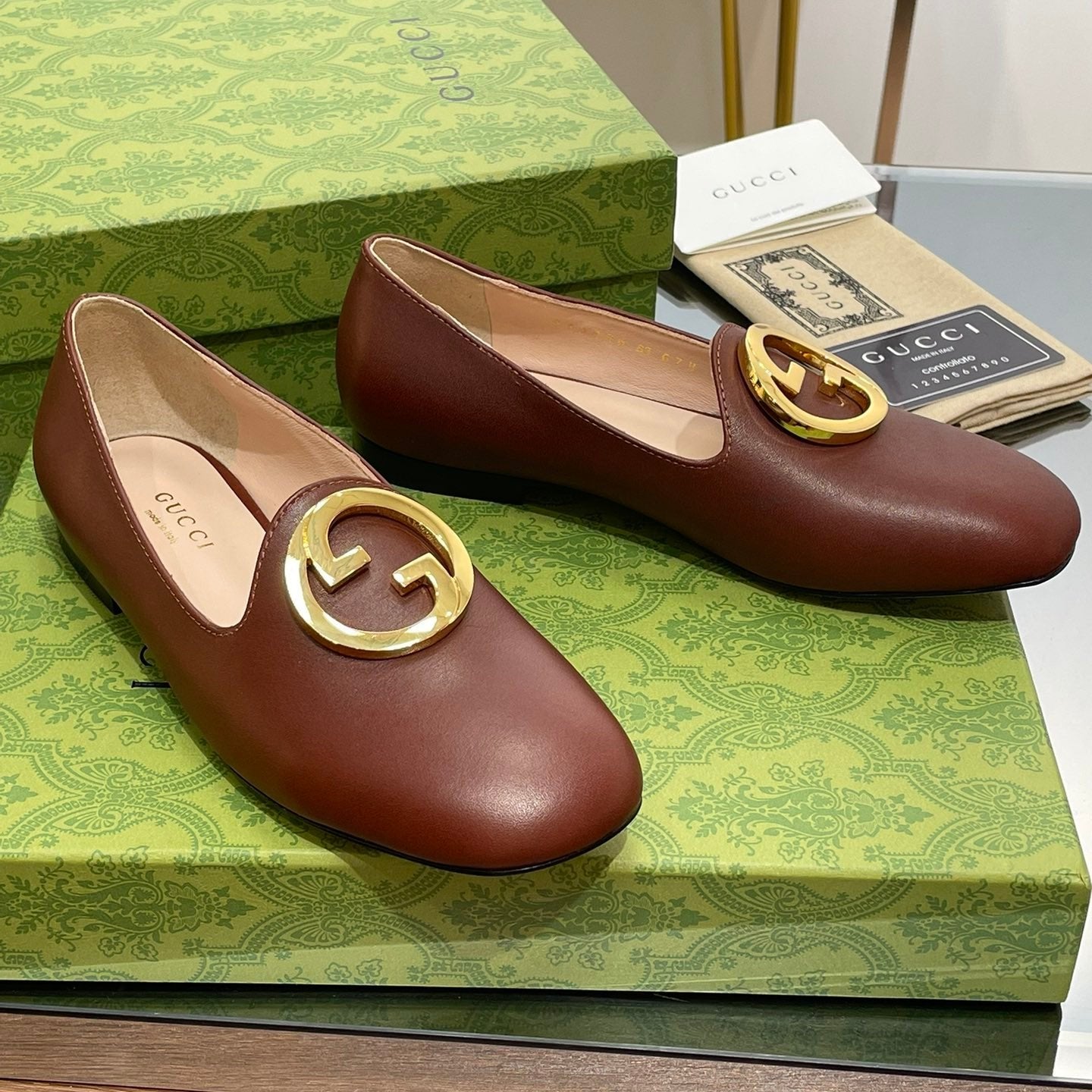 Luxury Gucci BLONDIE LOGO-PLAQUE LOAFERS IN SYRUP BROWN CALFSKIN