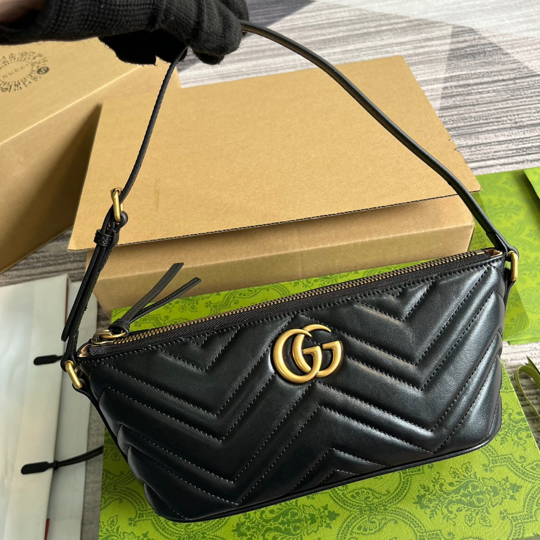 Luxury Gucci GG MARMONT SMALL 23 HANDBAG IN BLACK CALFSKIN WITH GOLDEN LOGO