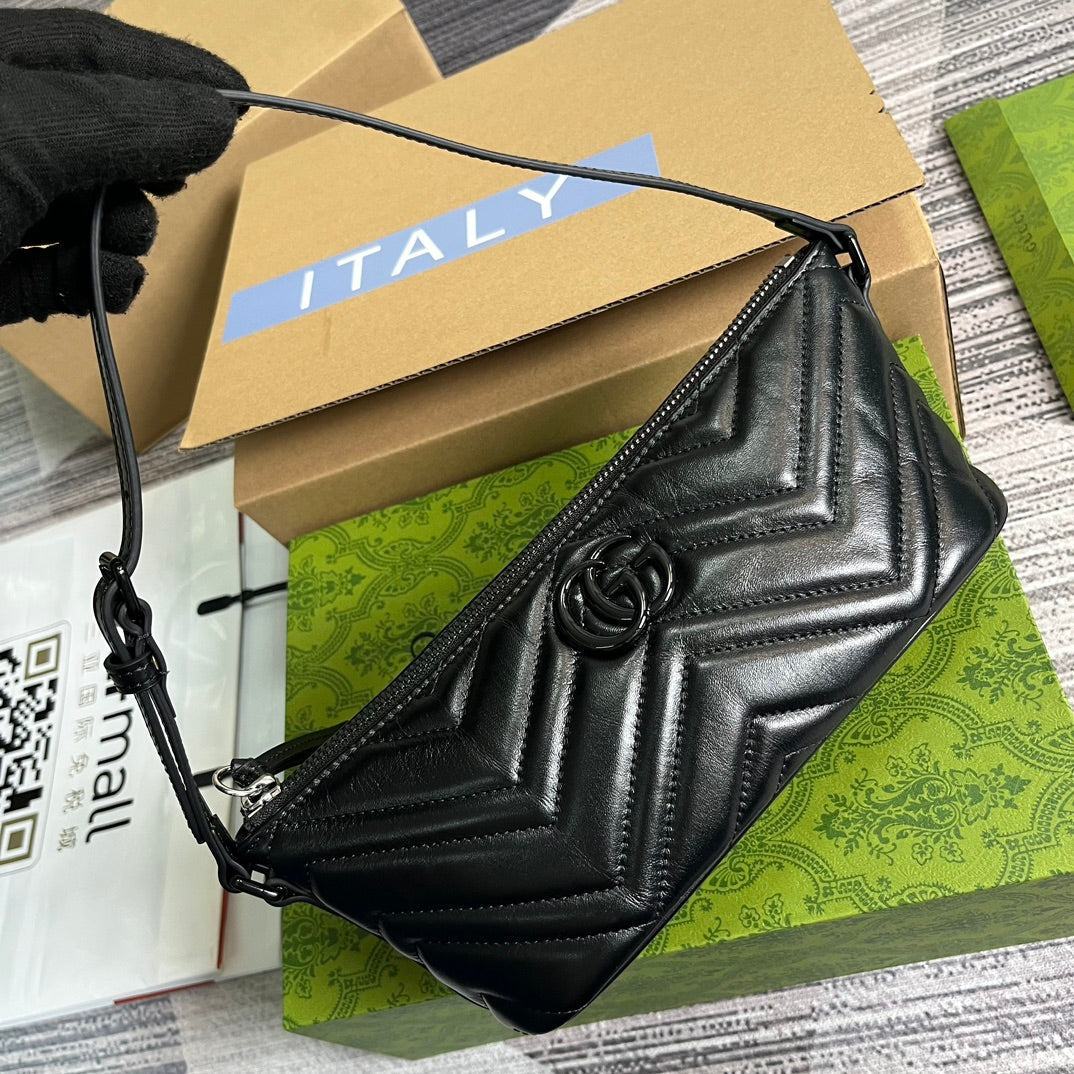 Luxury Gucci GG MARMONT SMALL 23 HANDBAG IN BLACK CALFSKIN