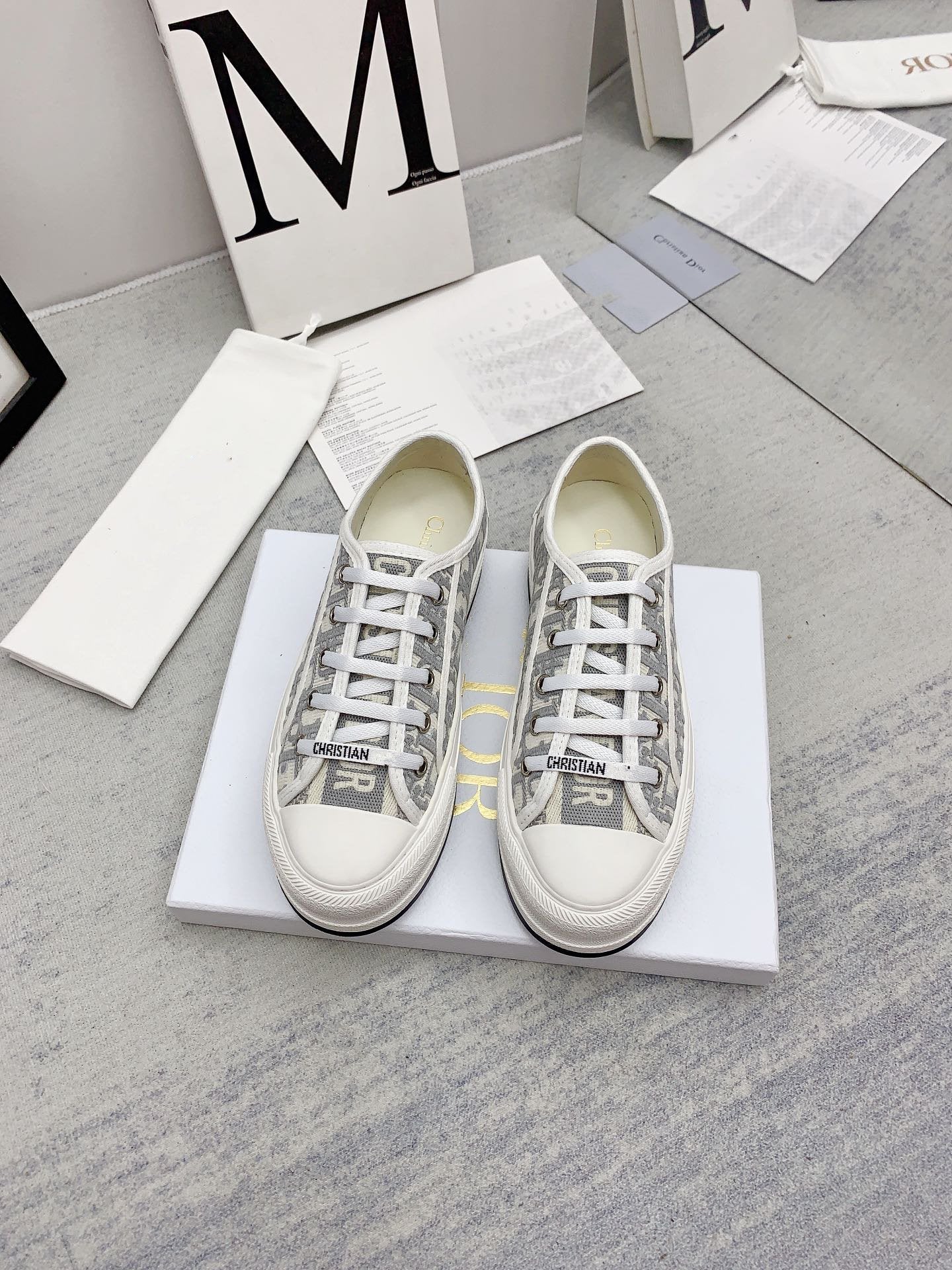 Luxury Diorwalkn 45 grey white oblique embroidery canvas