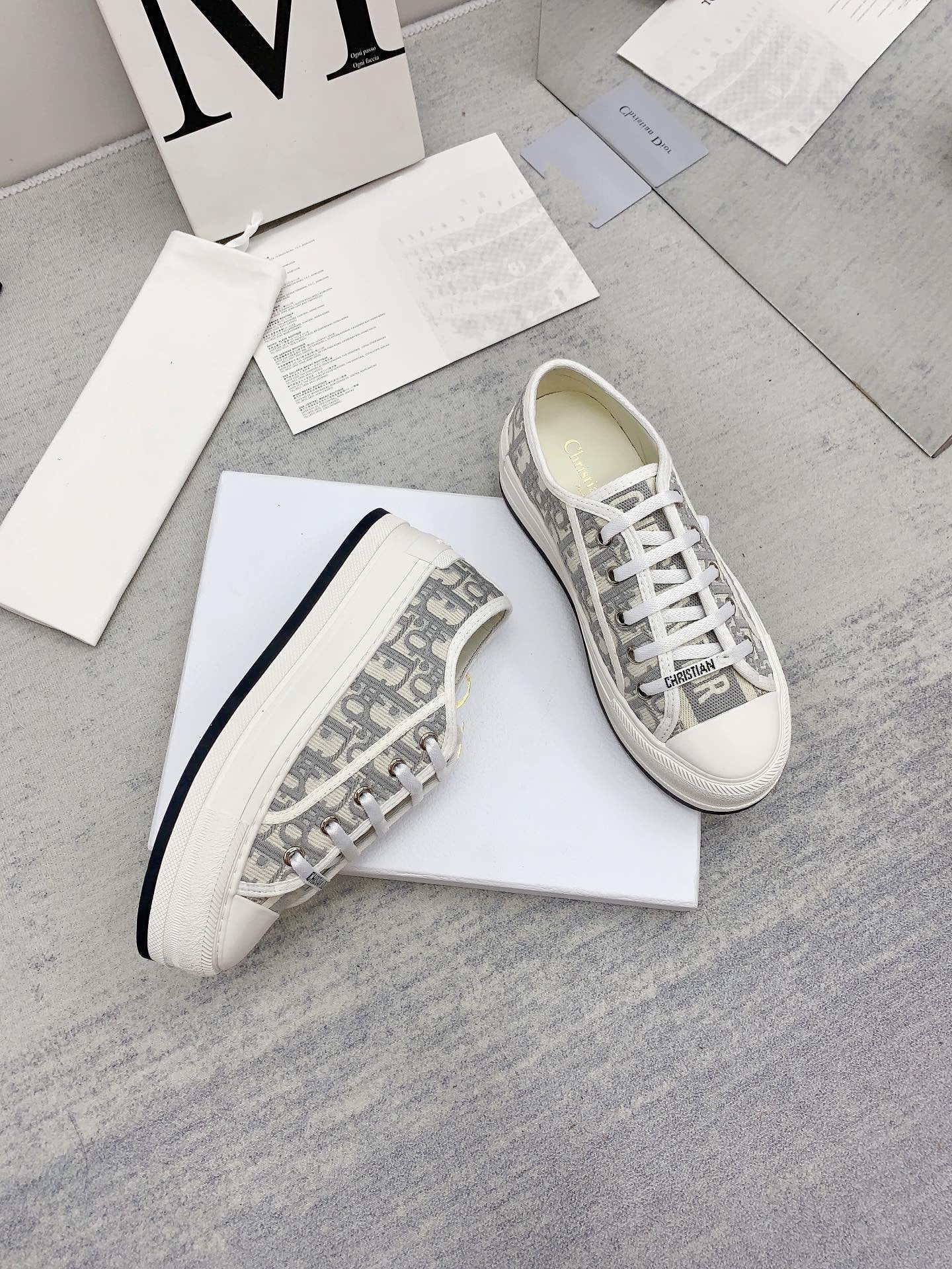 Luxury Diorwalkn 45 grey white oblique embroidery canvas