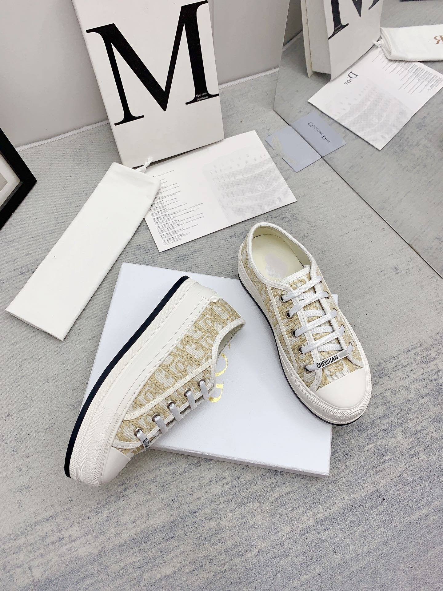 Luxury Diorwalkn 45 gold white oblique embroidery canvas
