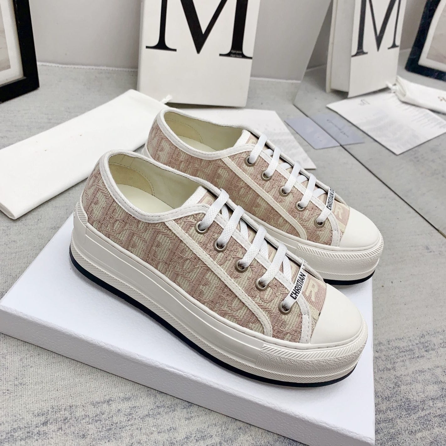 Luxury Diorwalkn 45 white light pink oblique embroidery canvas