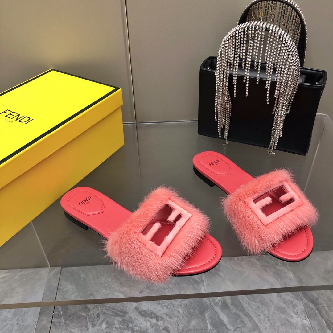 Luxury FendiLuxury FendiBAGUETTE MINK SLIDE SLIPPER IN ROSE RED FUR